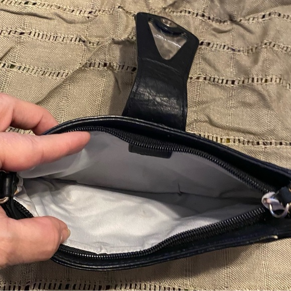 Cole Haan-VINTAGE-EUC Black Pebbled Leather Wristlet/Clutch w/Silver Tone Accent